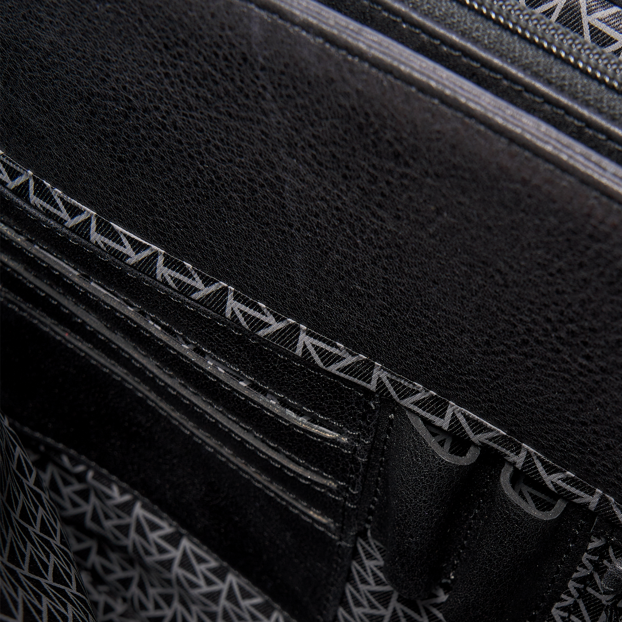 p402226-245-04 портфель P402226-245-04 купить с доставкой