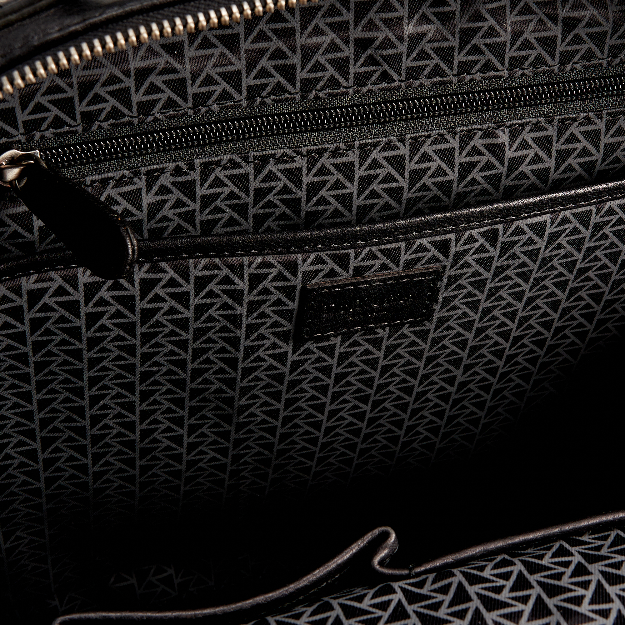 m402585-245-04 сумка через плечо M402585-245-04 на официальном сайте