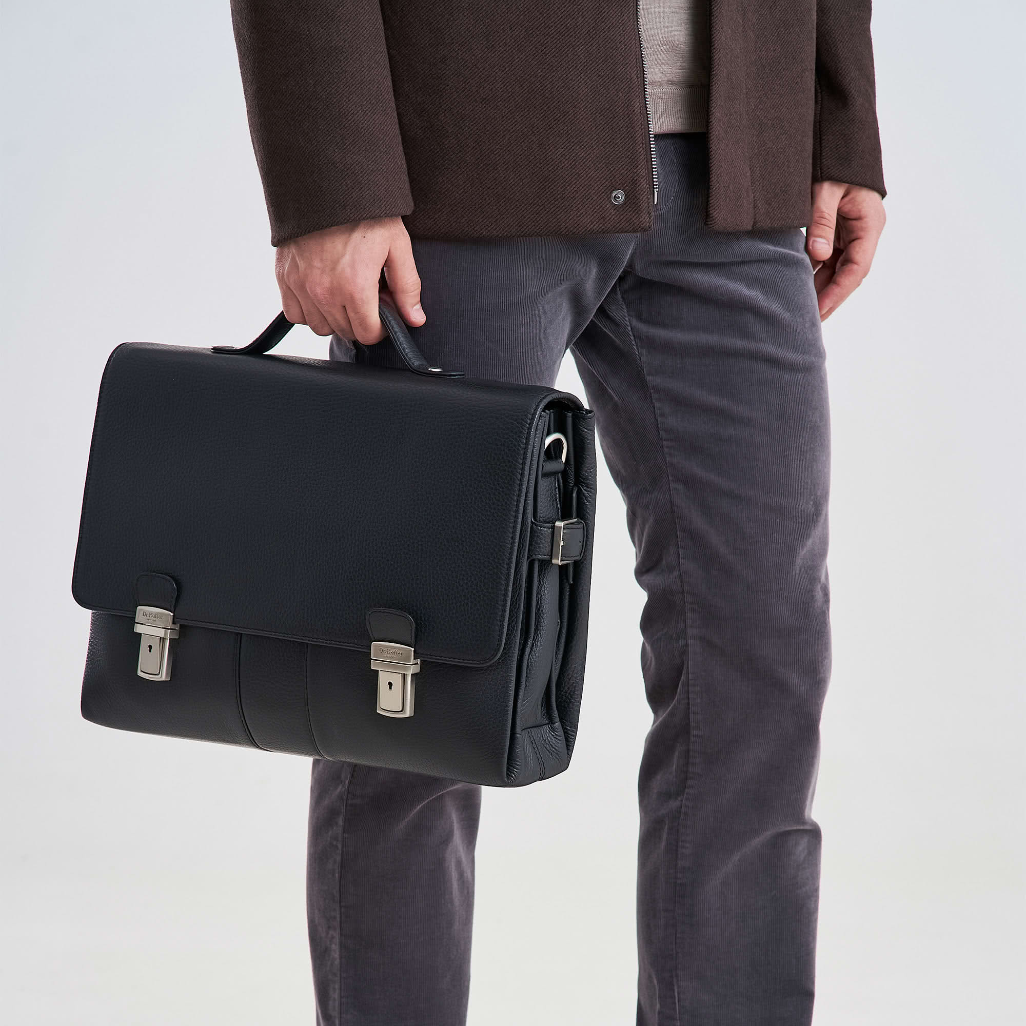 

Др.Коффер P402330-02-04 портфель