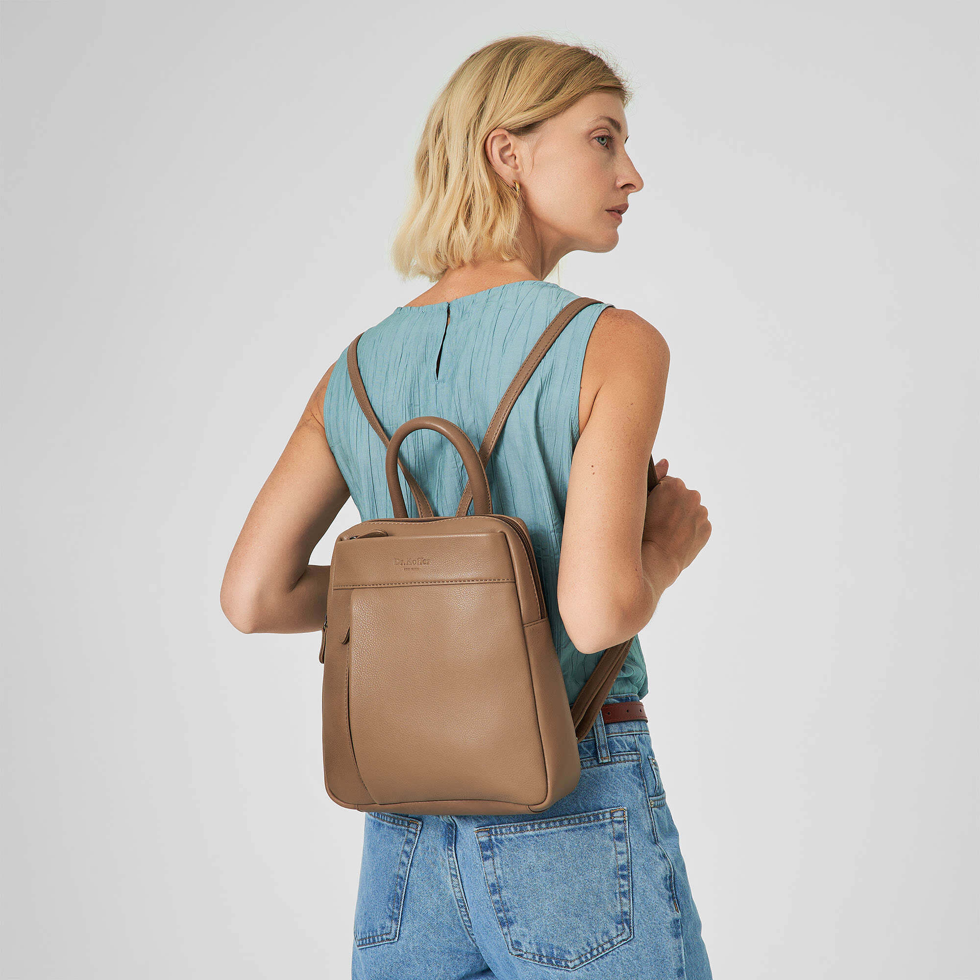 b402383-41-61 рюкзак B402383-41-61 по распродаже