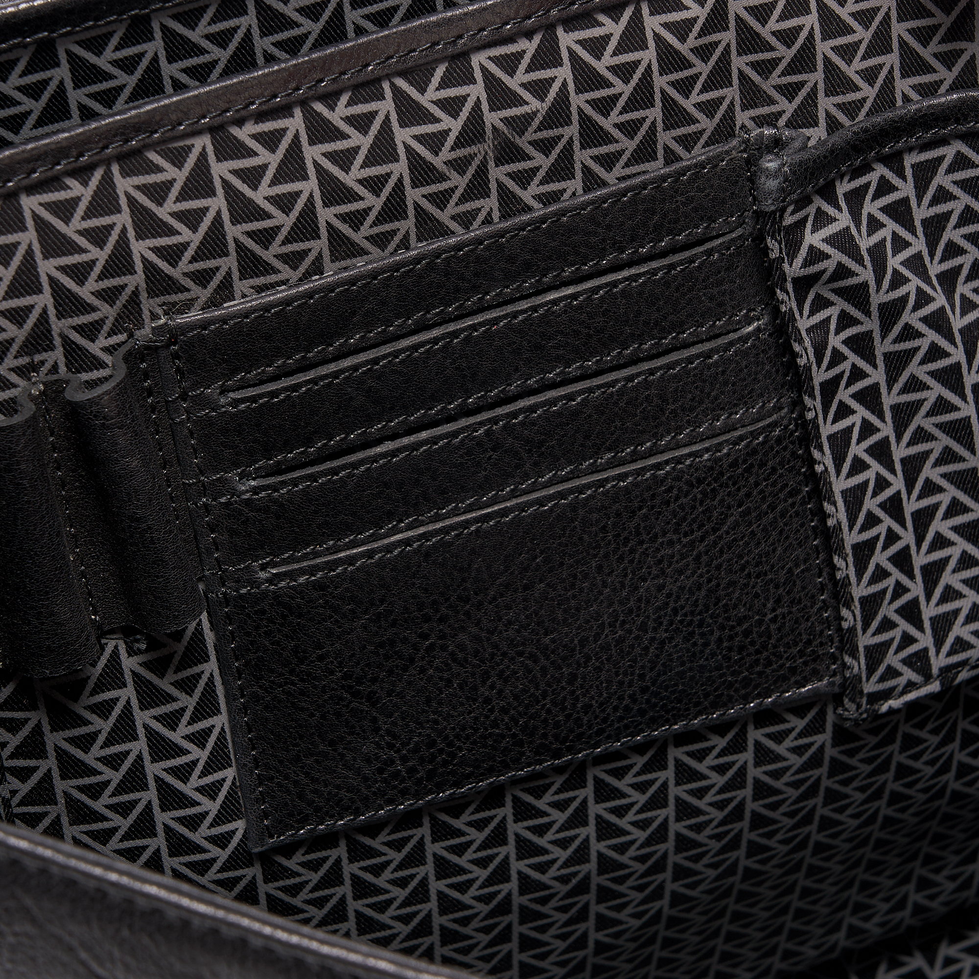 p402330-245-04 портфель P402330-245-04 купить с доставкой