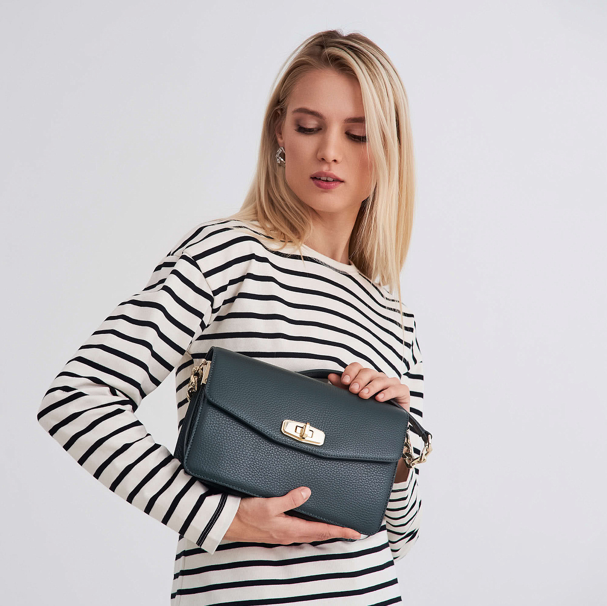 Женская сумка  Dr. Koffer из натуральной кожи зеленая