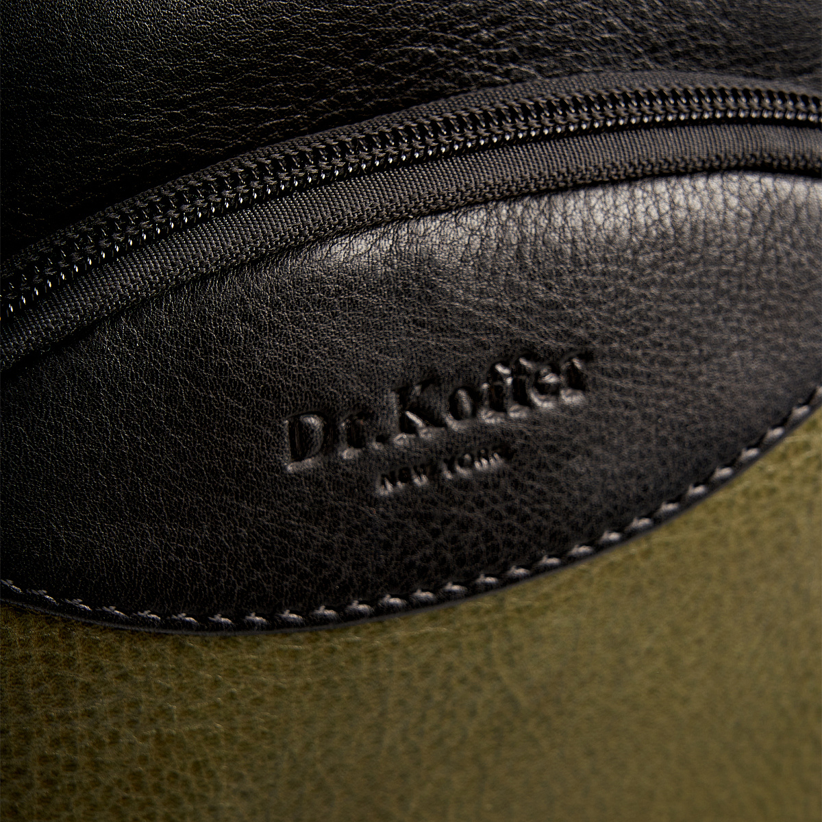 Сумка через плечо Dr.Koffer из натуральной кожи зеленая