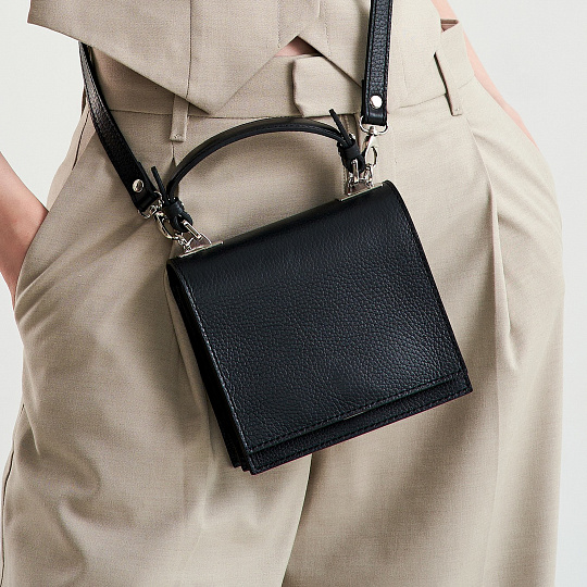 Женская сумка Dr. Koffer из натуральной кожи черная