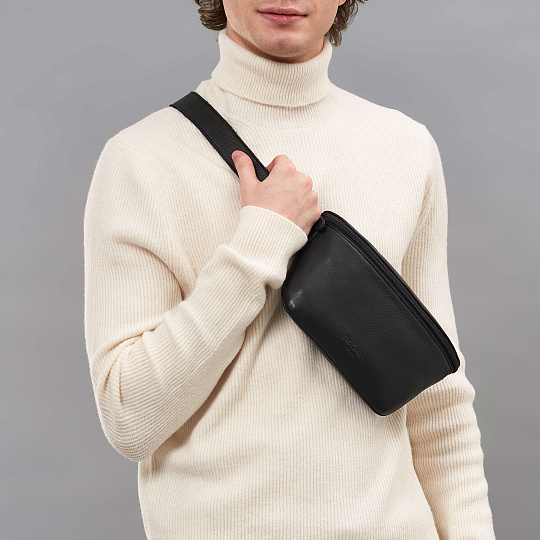 Сумка на пояс Dr. Koffer из натуральной кожи черная