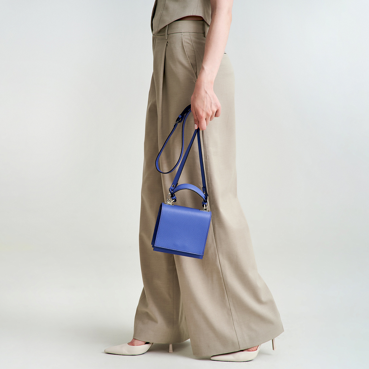 Женская сумка Dr. Koffer из натуральной кожи фиолетовая