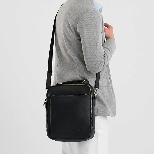 Сумка через плечо Dr.Koffer из натуральной кожи черная