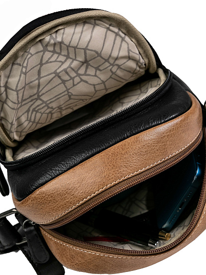 Сумка через плечо Dr.Koffer из натуральной кожи бежевая