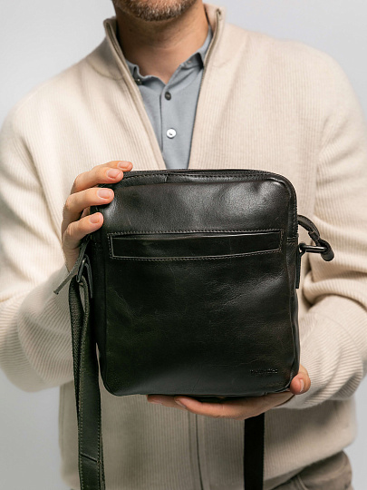 Сумка через плечо Dr.Koffer из натуральной кожи черная