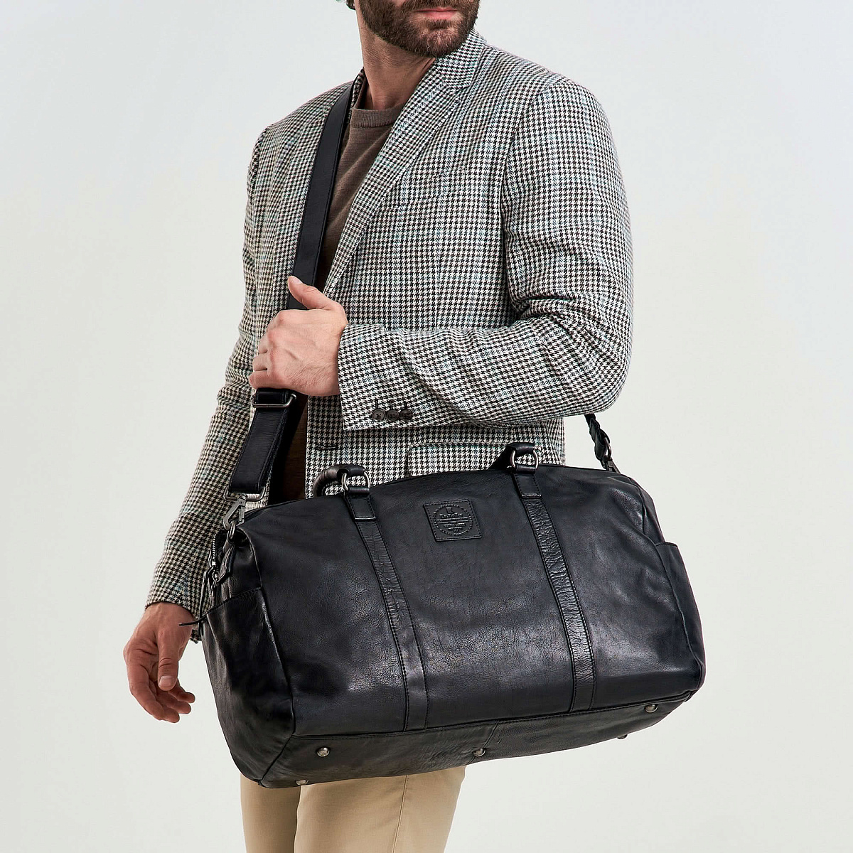 Сумка дорожная Dr.Koffer из натуральной кожи черная