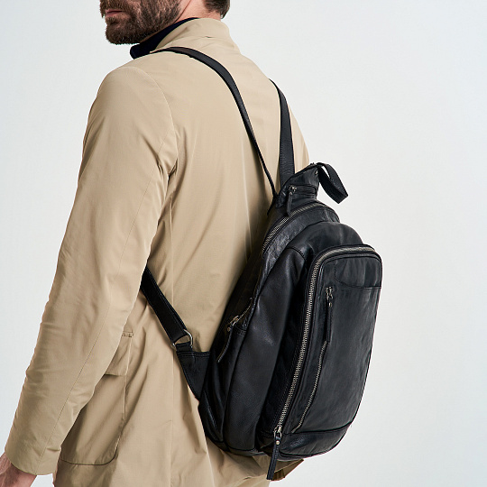 Рюкзак Dr.Koffer из натуральной кожи черный