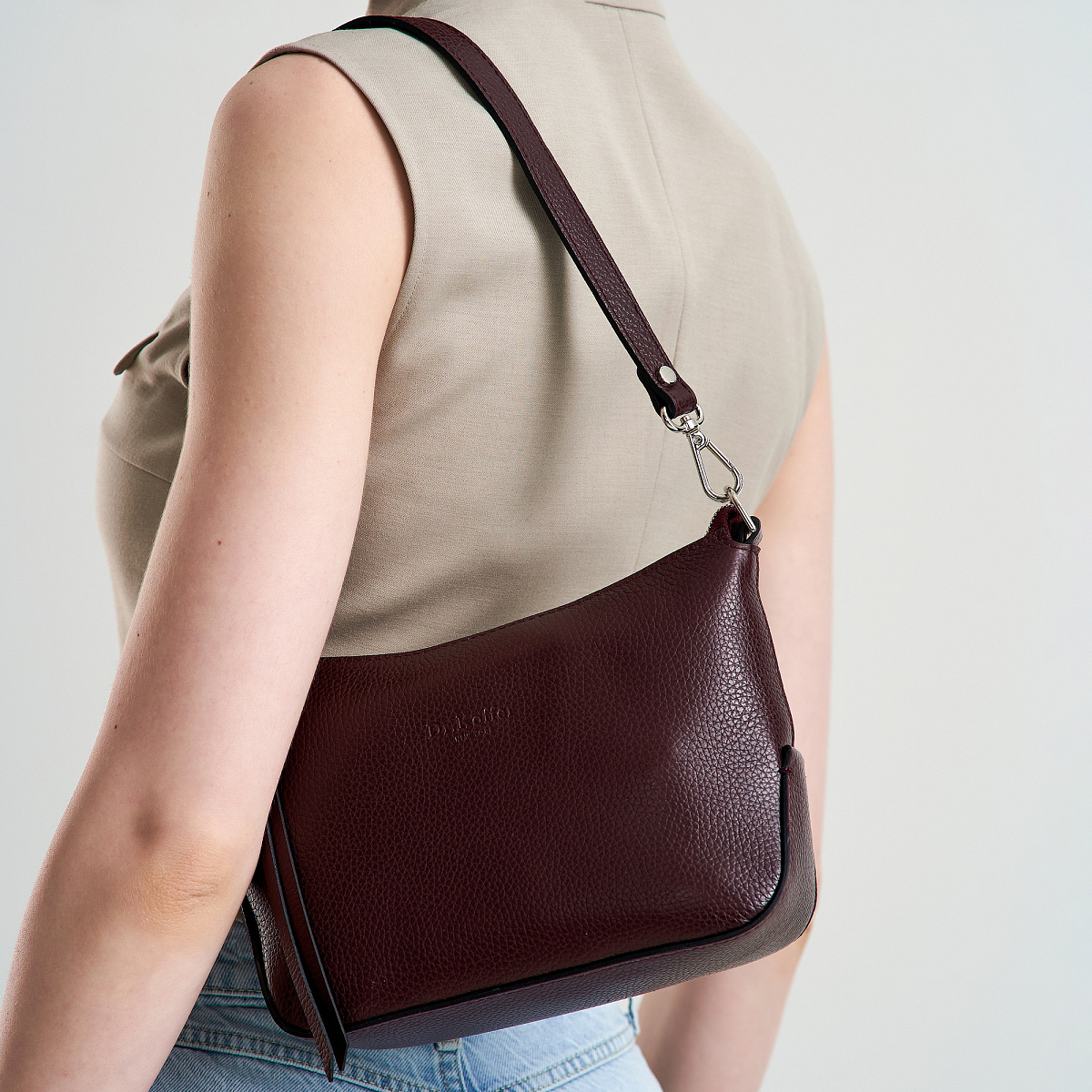 Женская сумка Dr. Koffer из натуральной кожи бордовая