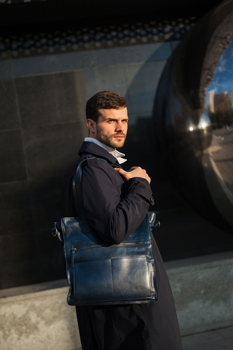 Деловая сумка Dr.Koffer из натуральной кожи синяя