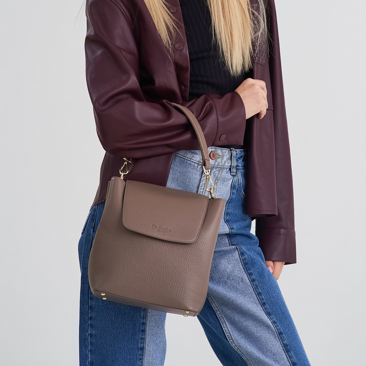 Женская сумка  Dr. Koffer из натуральной кожи бежевая