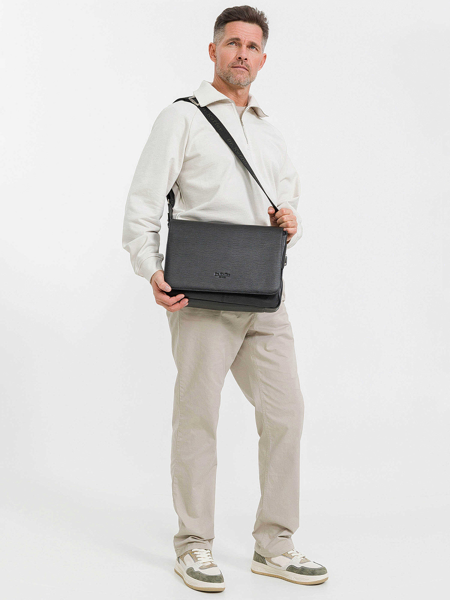 Сумка через плечо Dr.Koffer из натуральной кожи черная