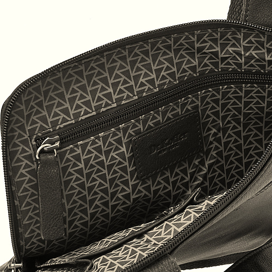 Сумка через плечо Dr.Koffer из натуральной кожи черная