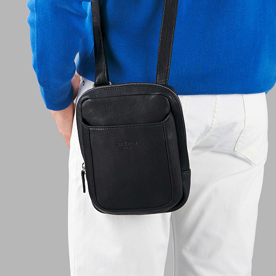 Сумка через плечо Dr.Koffer из натуральной кожи черная