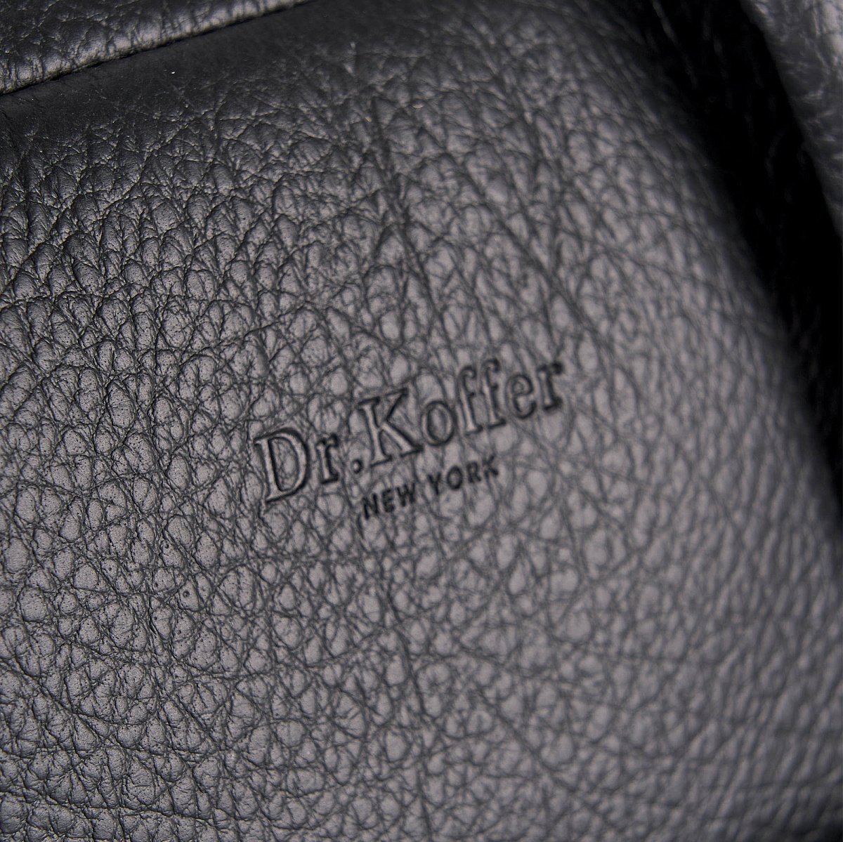 Сумка дорожная Dr.Koffer из натуральной кожи черная