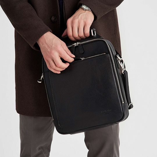 Сумка через плечо Dr.Koffer из натуральной кожи черная