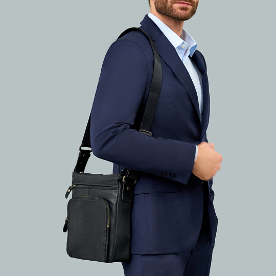 Сумка через плечо Dr.Koffer из натуральной кожи черная