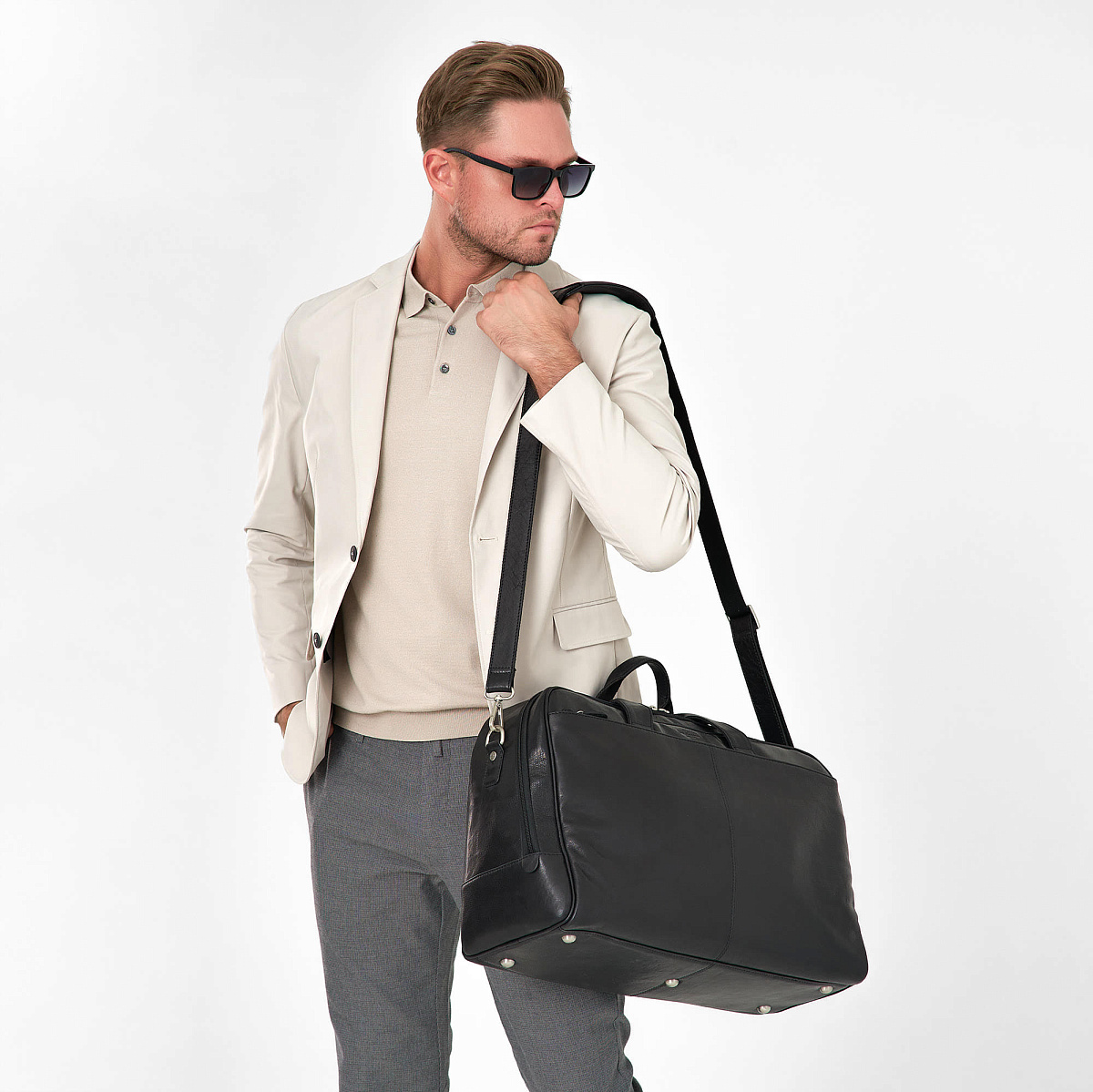 Сумка дорожная Dr.Koffer из натуральной кожи черная