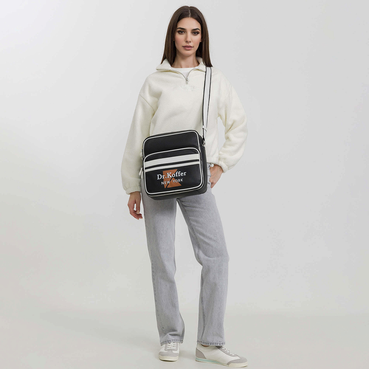 Сумка через плечо Dr.Koffer из натуральной кожи черная