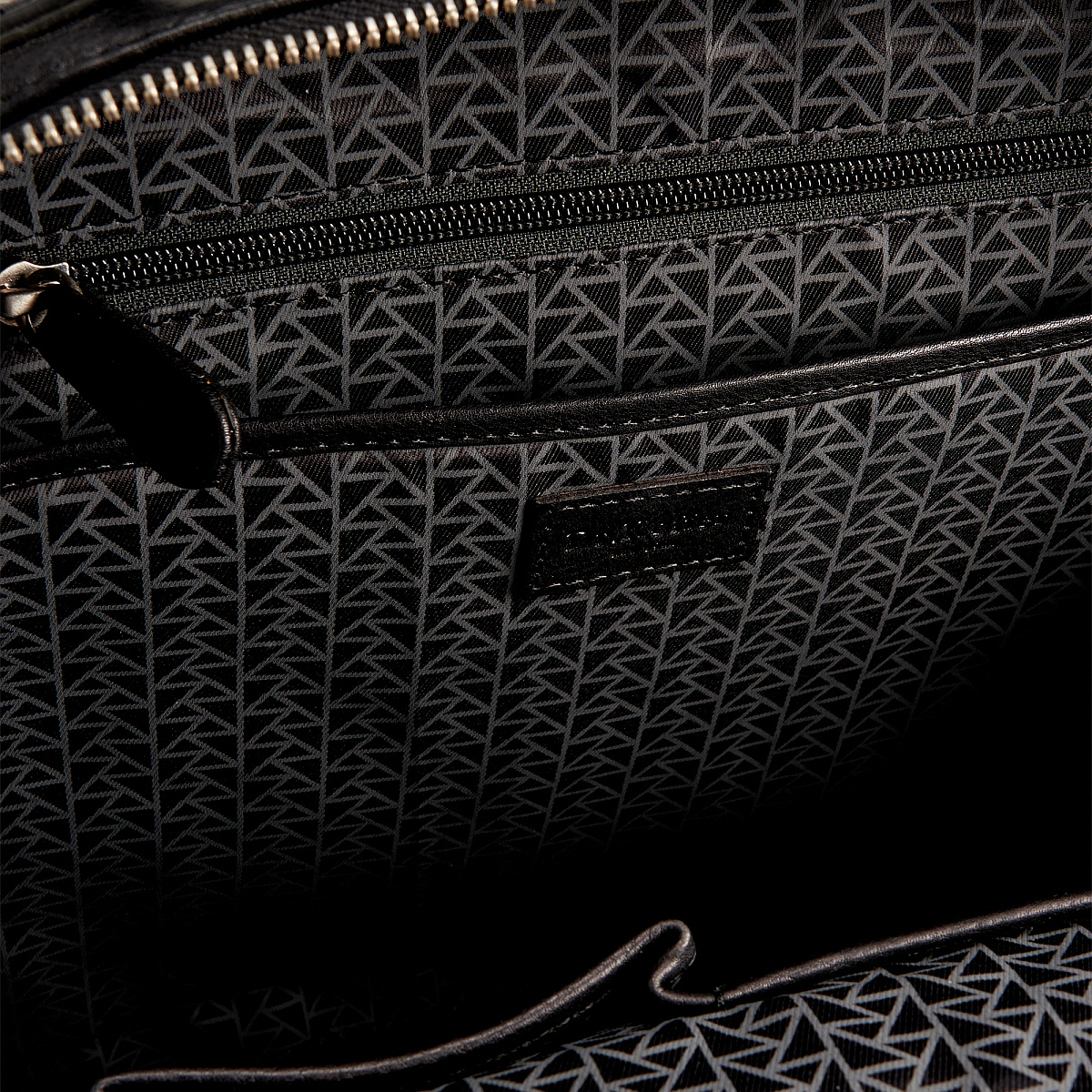 Сумка через плечо Dr.Koffer из натуральной кожи черная