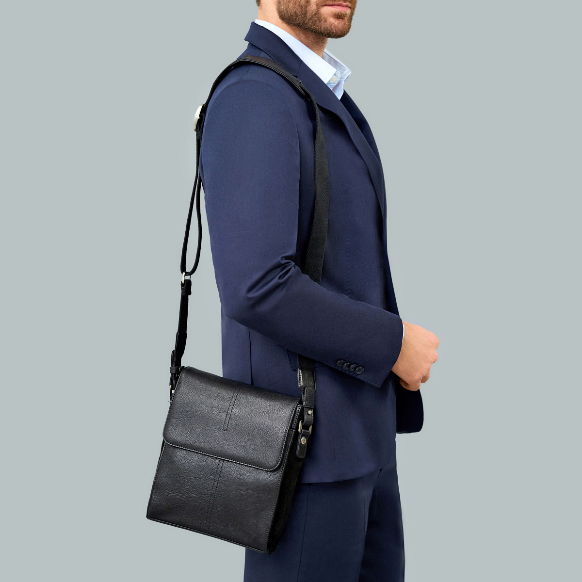 Сумка через плечо Dr.Koffer из натуральной кожи черная