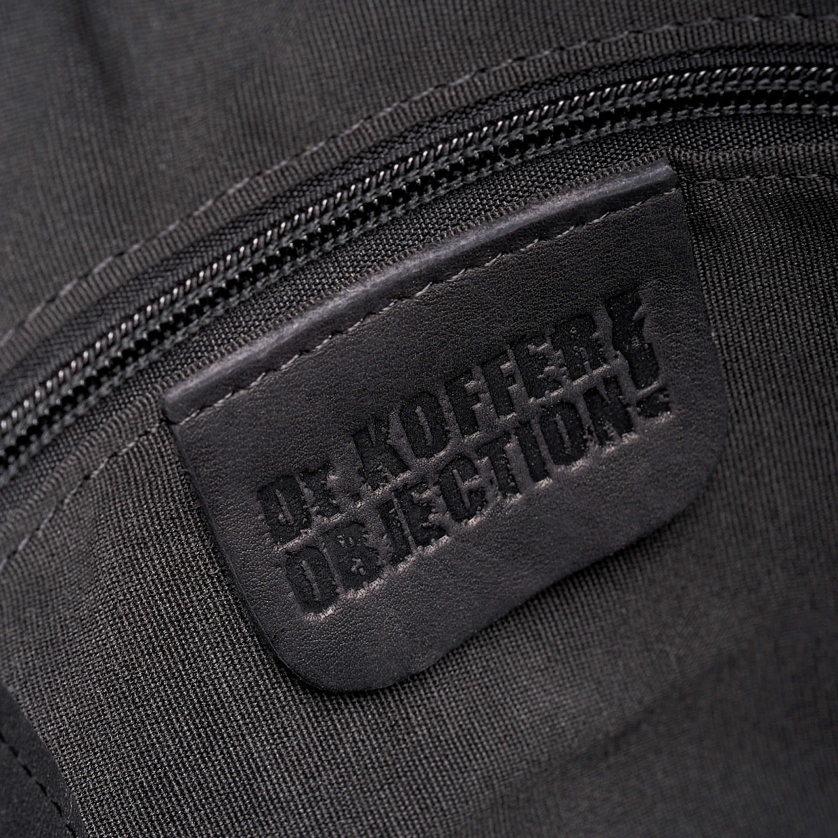 Сумка через плечо Dr.Koffer из натуральной кожи черная