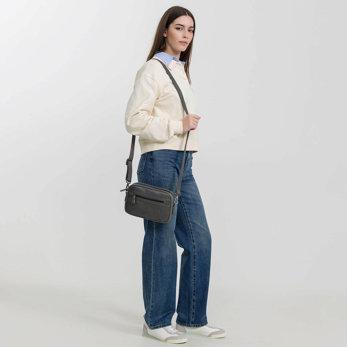 Сумка через плечо Dr.Koffer из натуральной кожи серая