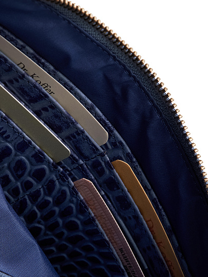 Портмоне Dr.Koffer из натуральной кожи фиолетовое