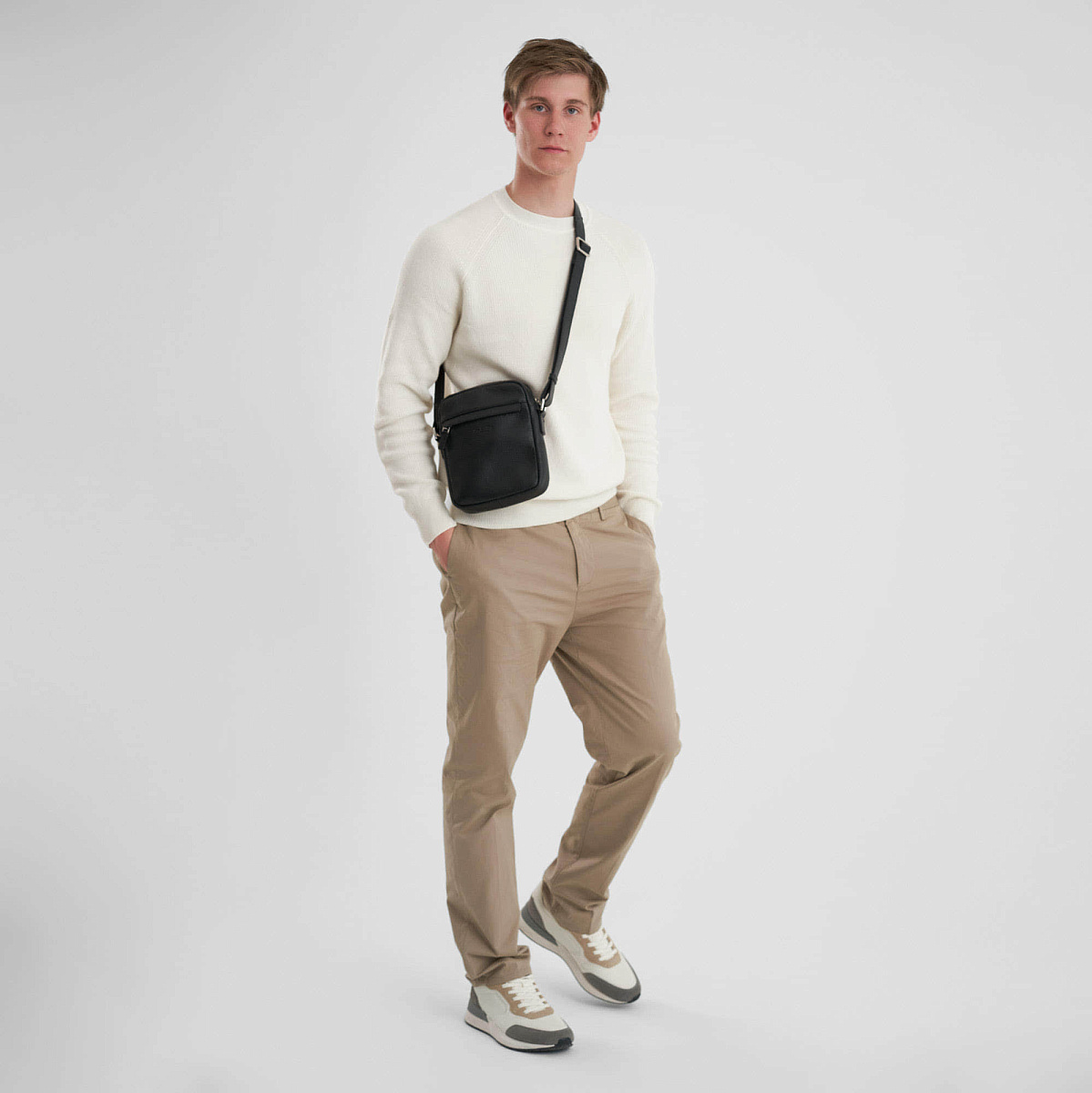 Сумка через плечо Dr. Koffer из натуральной кожи черная