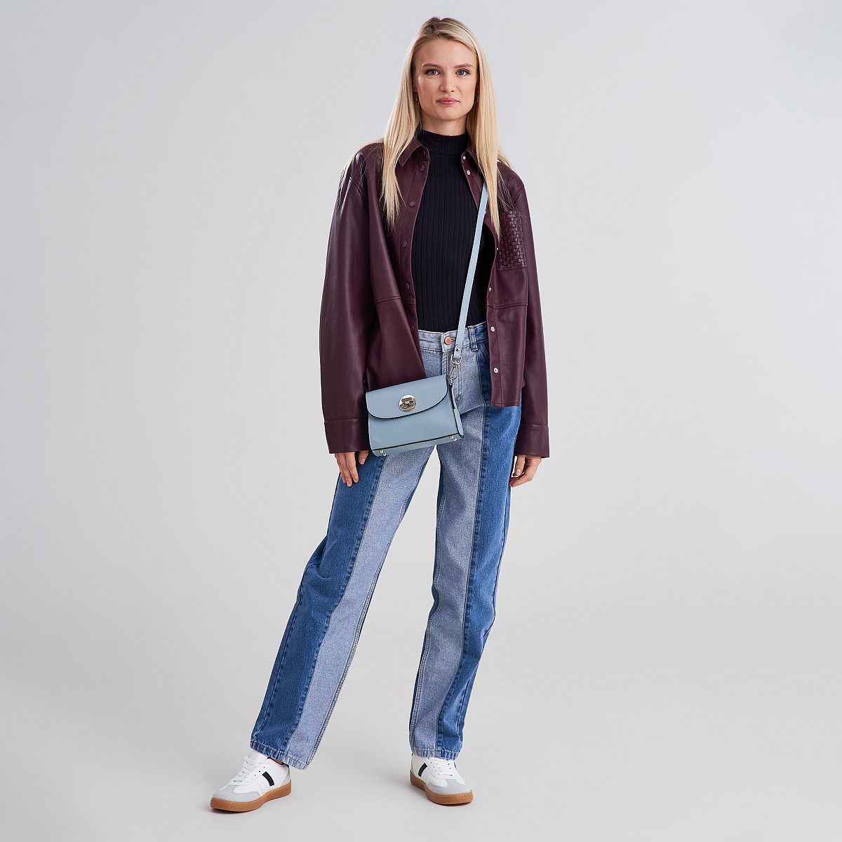 Женская сумка Dr. Koffer из натуральной кожи голубая