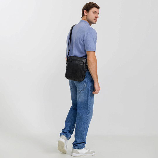 Сумка через плечо Dr.Koffer из натуральной кожи черная