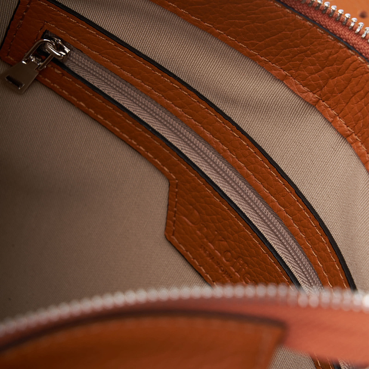 Женская сумка Dr. Koffer из натуральной кожи оранжевая