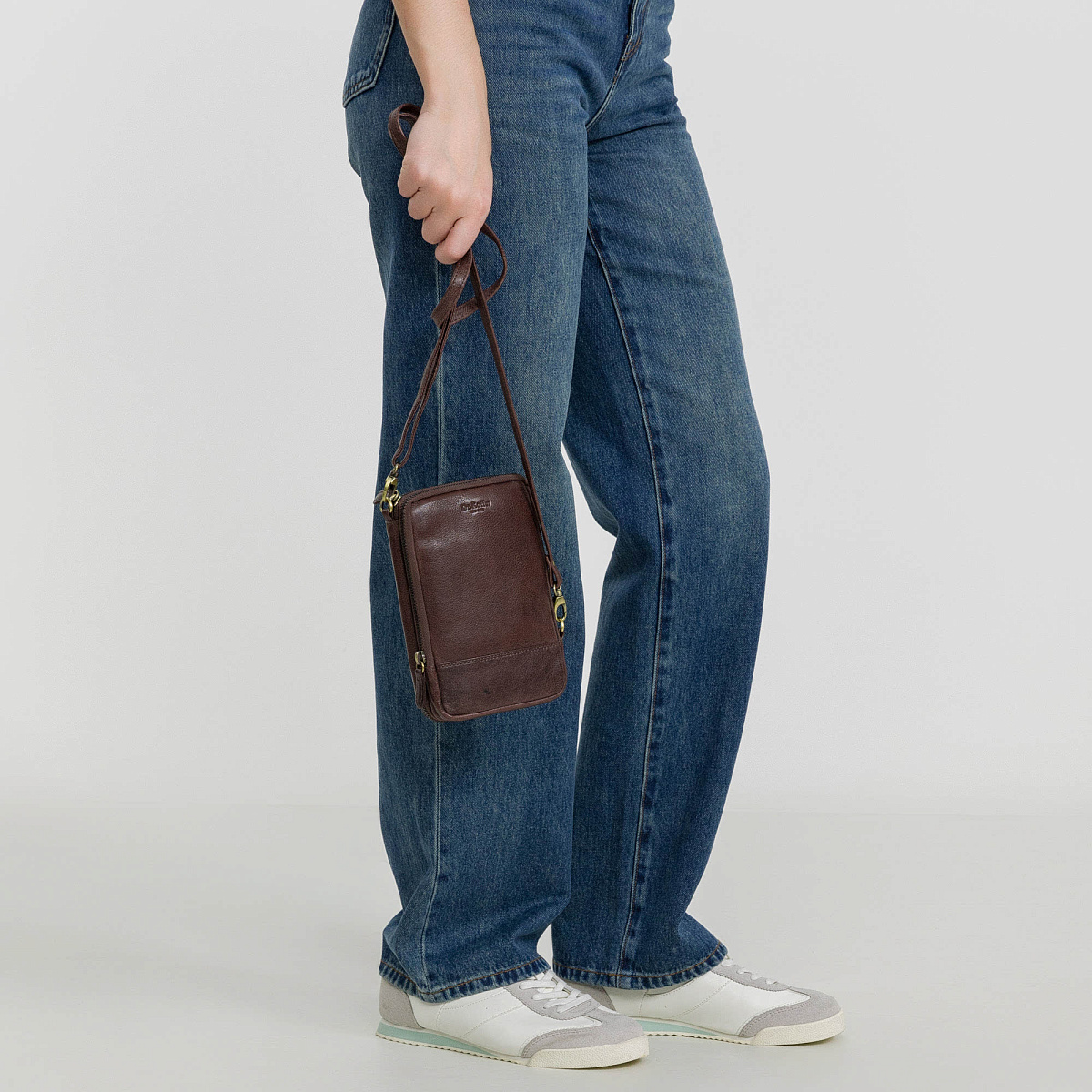 Сумка через плечо Dr.Koffer из натуральной кожи коричневая