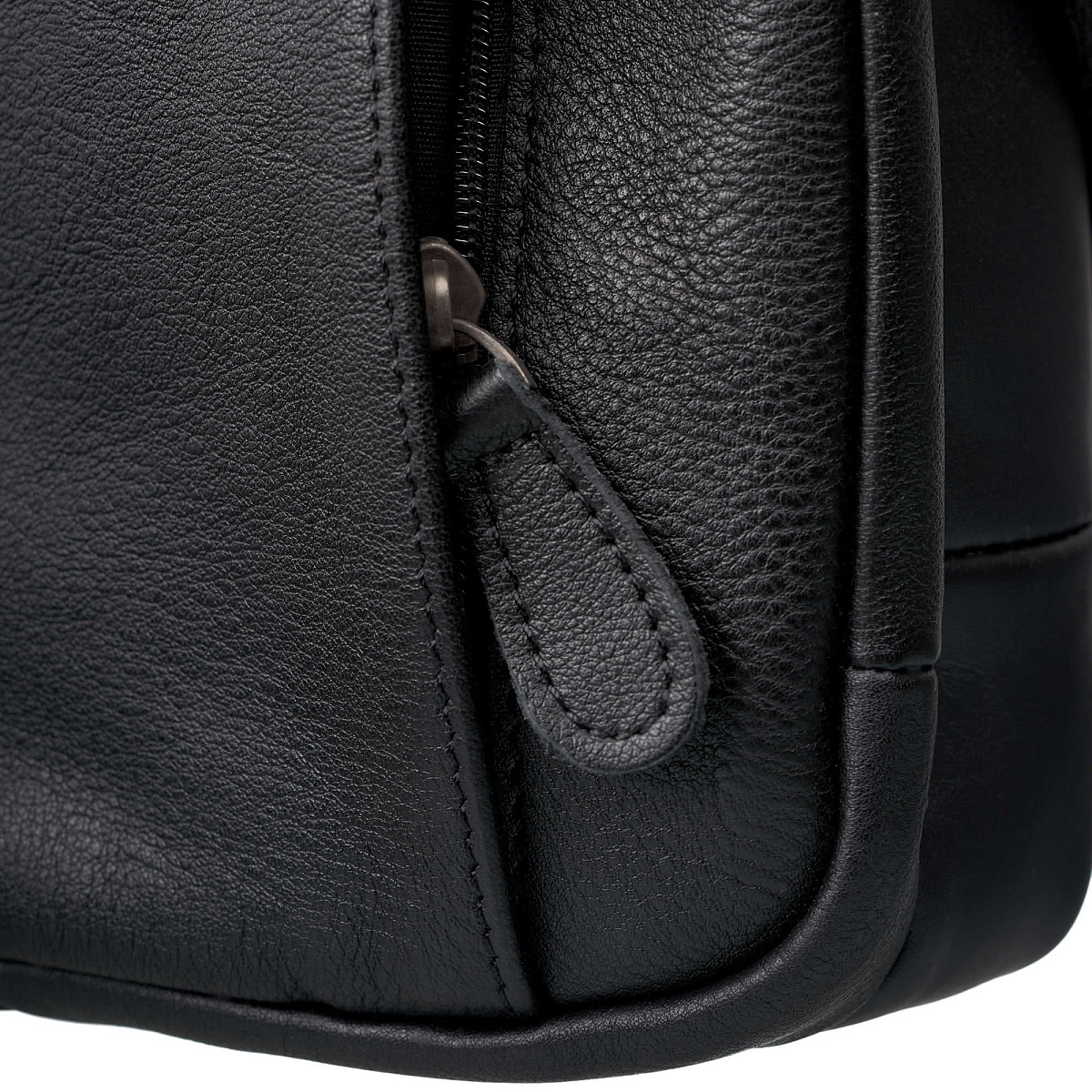 Сумка через плечо Dr.Koffer из натуральной кожи черная