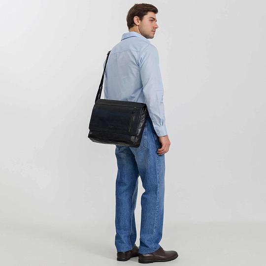 Сумка через плечо Dr.Koffer из натуральной кожи черная