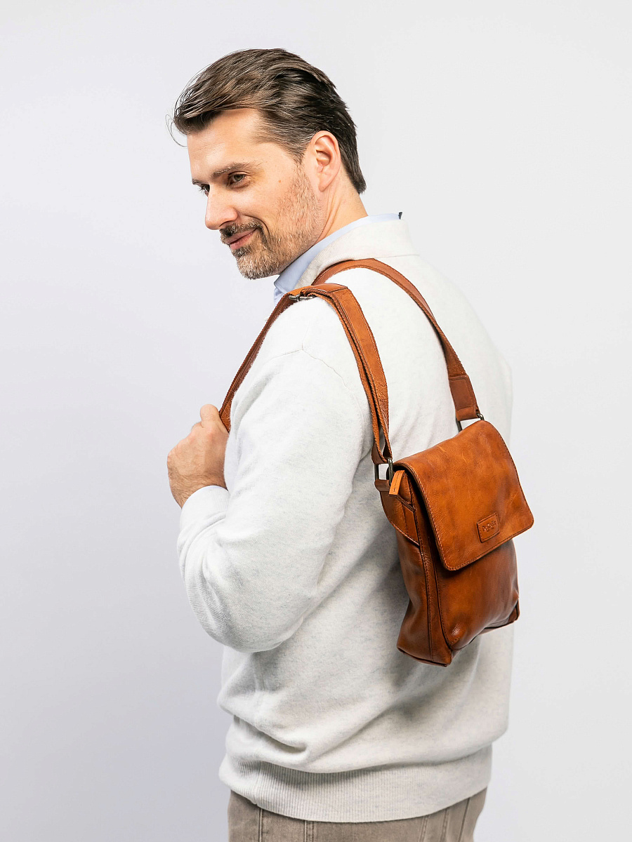 Сумка через плечо Dr.Koffer из натуральной кожи коричневая