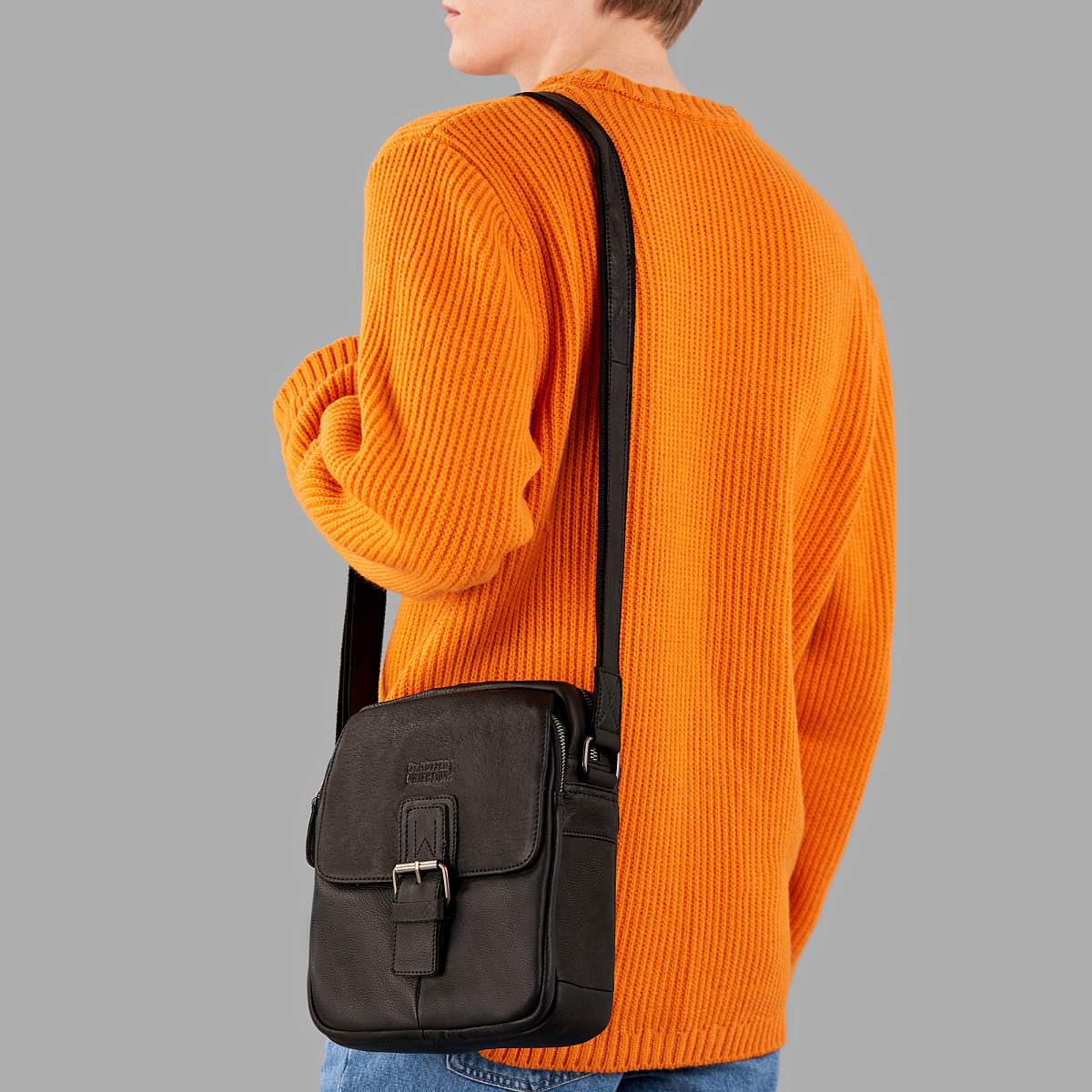 Сумка через плечо Dr.Koffer из натуральной кожи черная