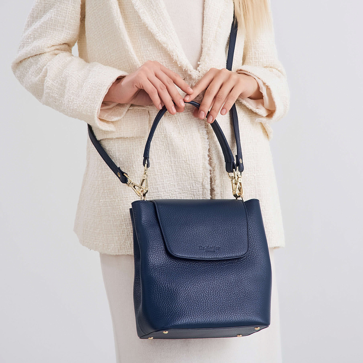 Женская сумка  Dr. Koffer из натуральной кожи фиолетовая