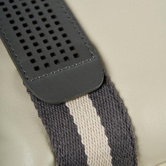 Сумка через плечо Dr.Koffer из натуральной кожи бежевая