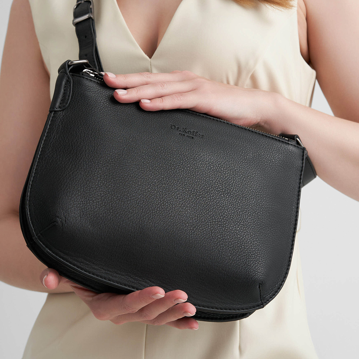 Женская сумка Dr.Koffer из натуральной кожи чёрная