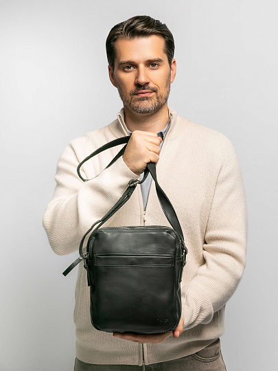 Сумка через плечо Dr.Koffer из натуральной кожи черная