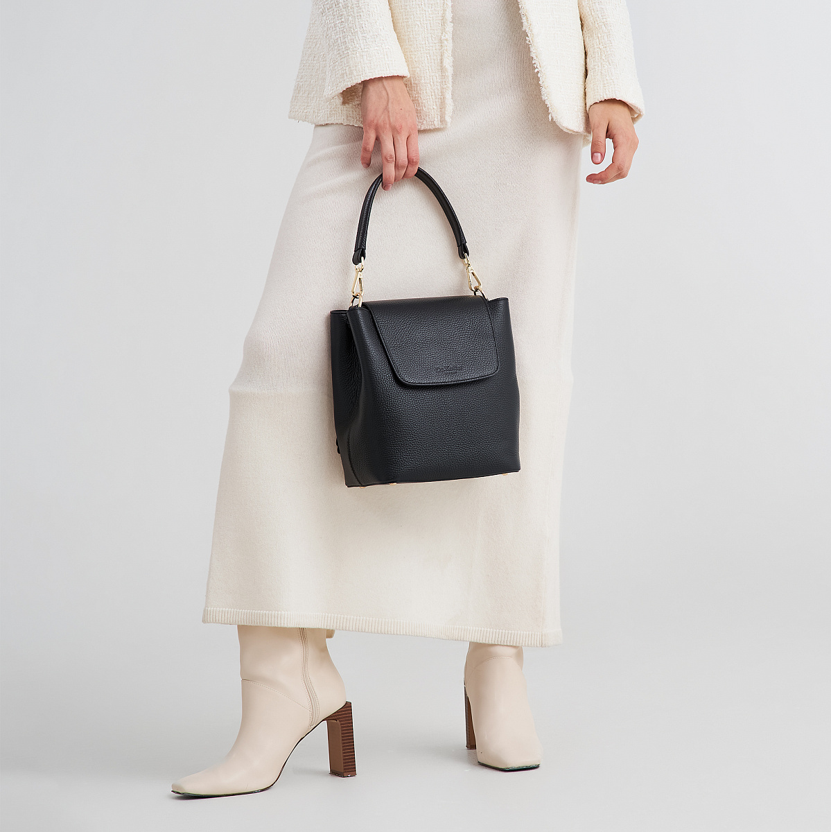 Женская сумка Dr. Koffer из натуральной кожи черная