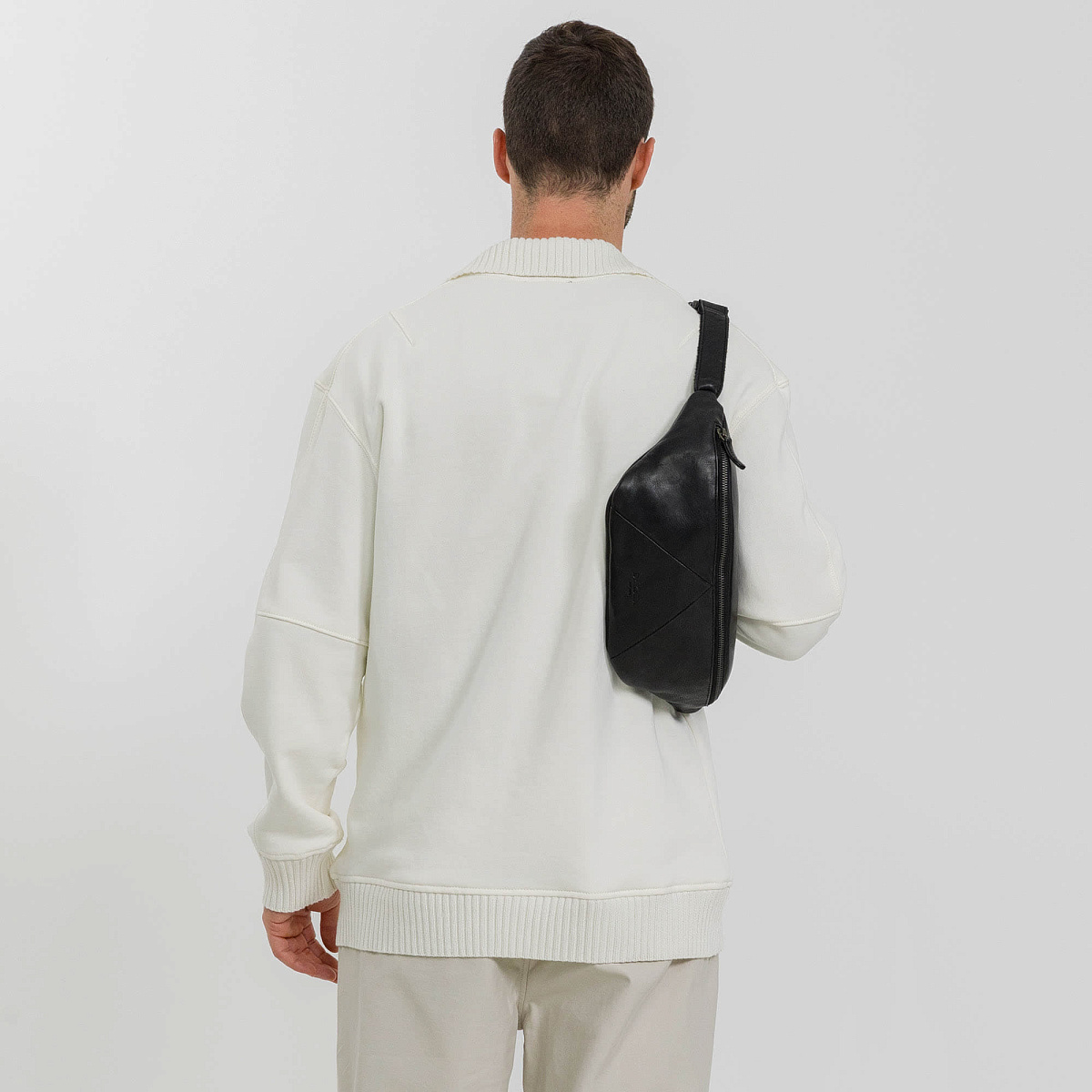 Сумка на пояс Dr. Koffer из натуральной кожи черная