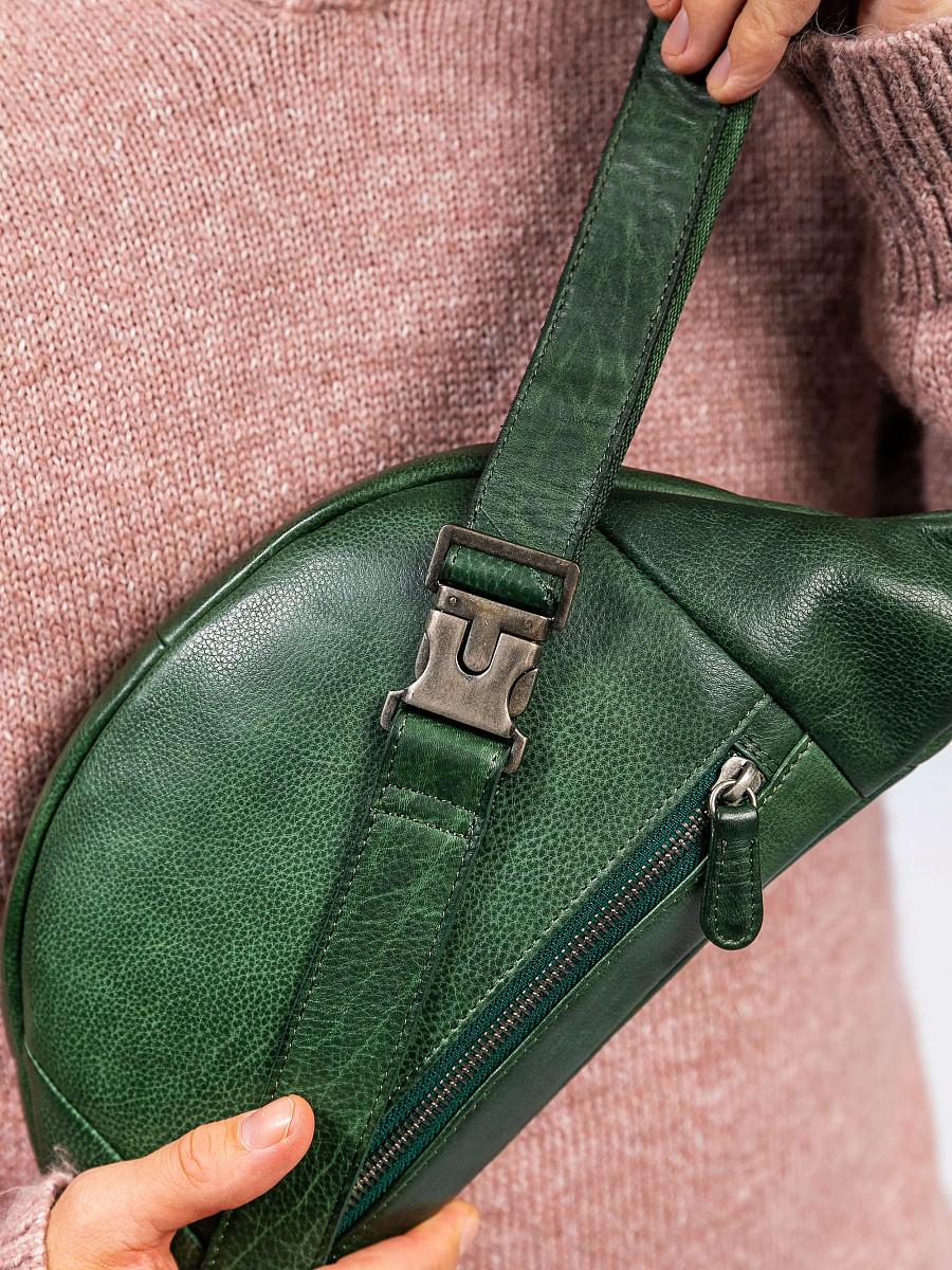 Сумка на пояс Dr. Koffer из натуральной кожи зеленая
