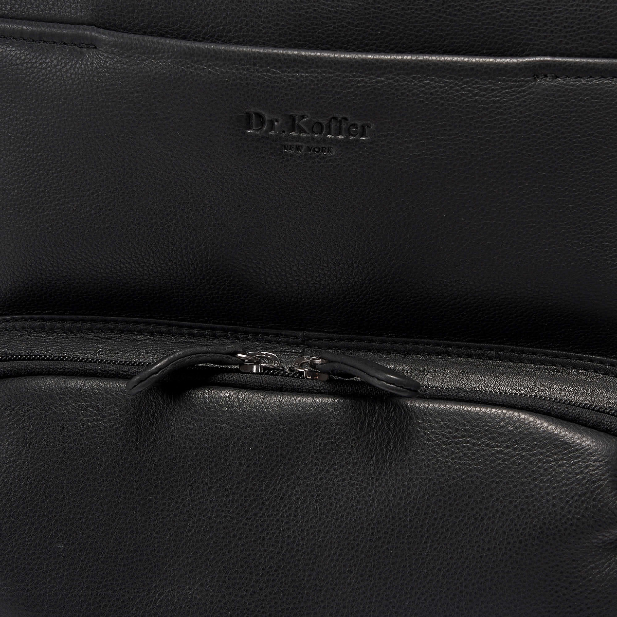 Рюкзак Dr.Koffer из натуральной кожи черный