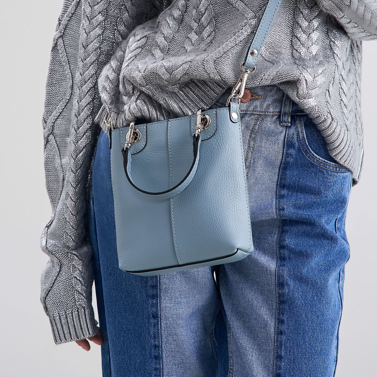 Женская сумка Dr. Koffer из натуральной кожи голубая