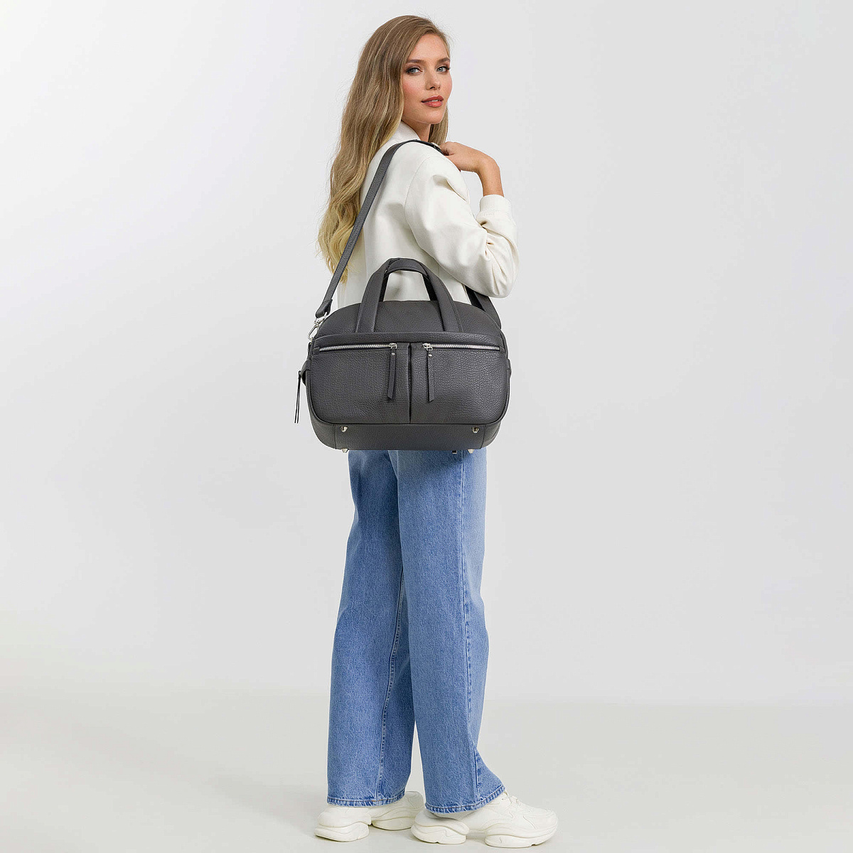 Сумка дорожная Dr.Koffer из натуральной кожи серая